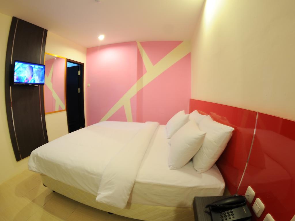 Quin Centro Hotel Palembang Exterior foto